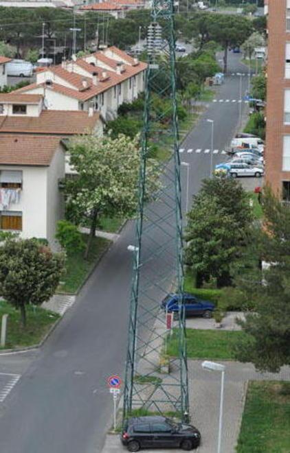 Ladri spaccano la finestra e rubano i gioielli 