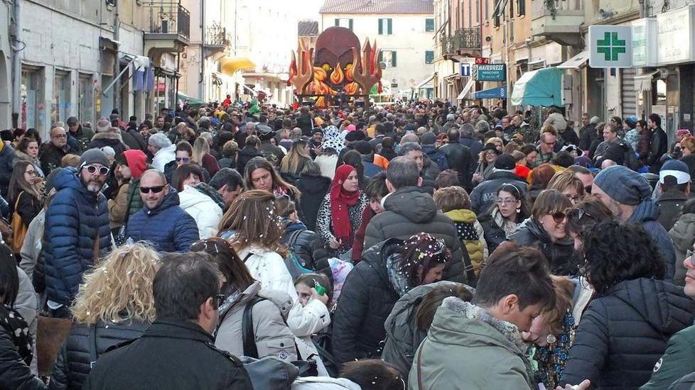 In mostra a Riotorto i bozzetti dei ragazzi per il Carnevale 2018