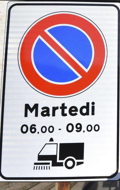 Lavaggio strade, occhio ai divieti 