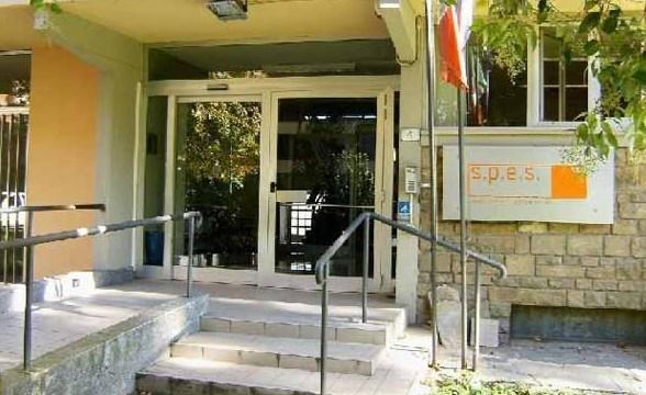 «Le case invendute nel palazzo trasformate in alloggi popolari» 