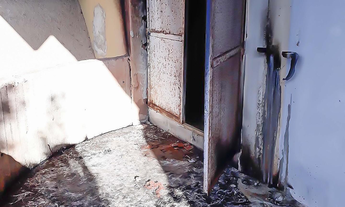 Incendio innescato da una sigaretta