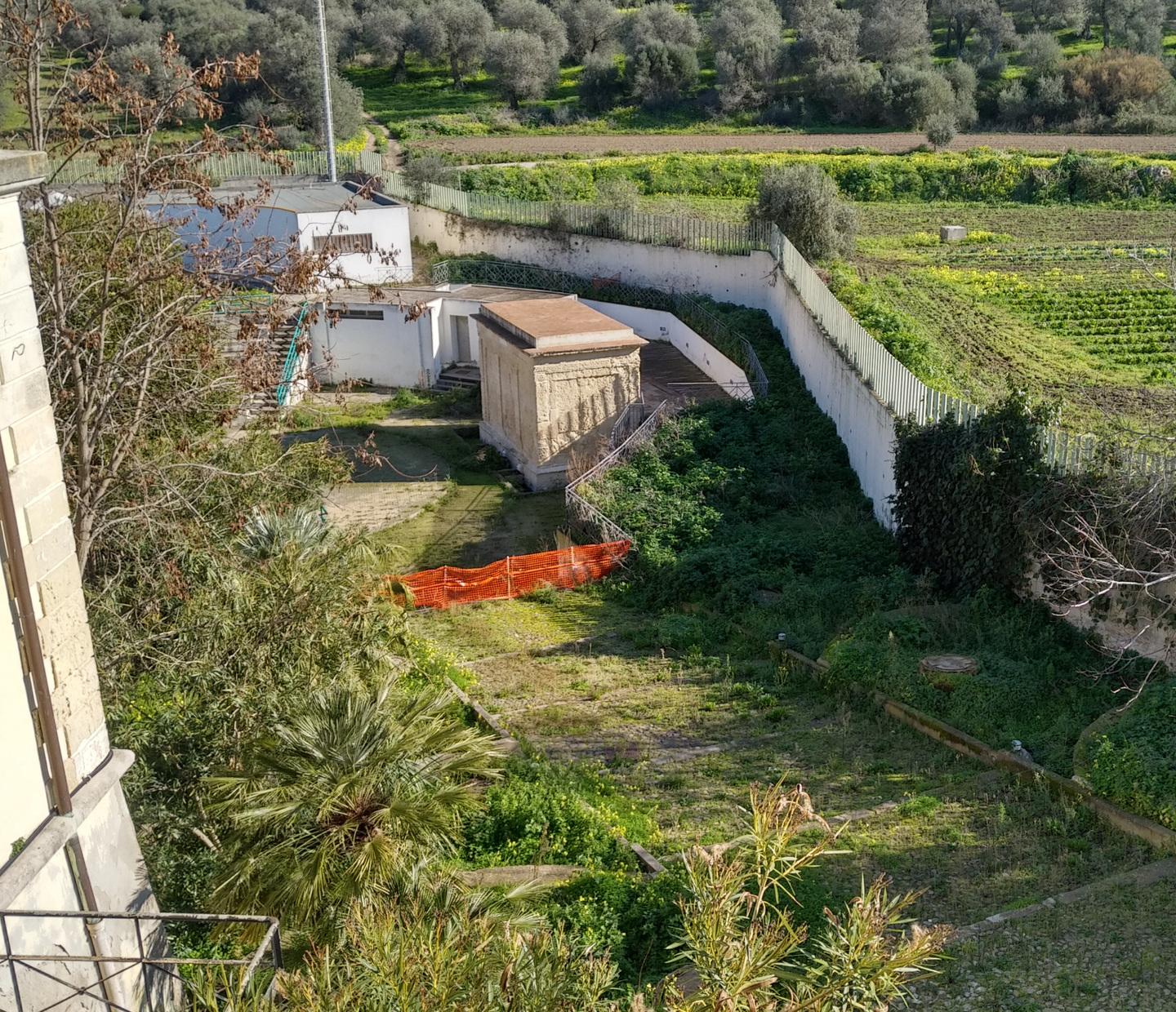 Sorso, la fontana della Billellera annega tra i liquami 
