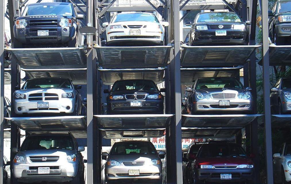Più auto e meno tablet, l’evoluzione dei consumi in Sardegna