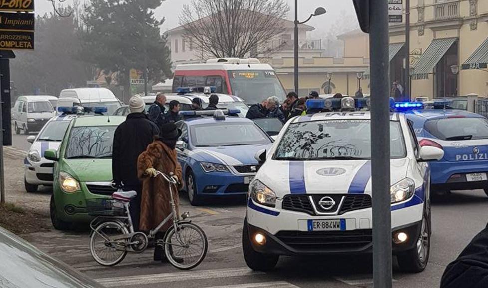 Forza un posto di blocco e sperona i vigili: preso 