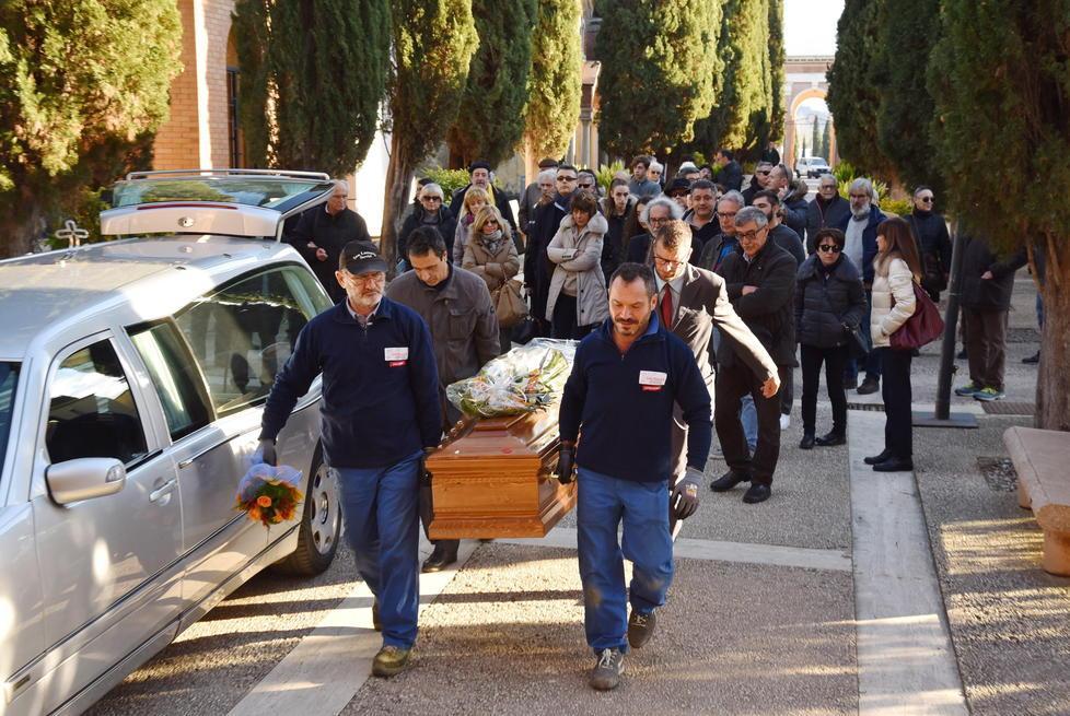 L’ultimo saluto a Fosco Tarsi al cimitero di Sterpeto