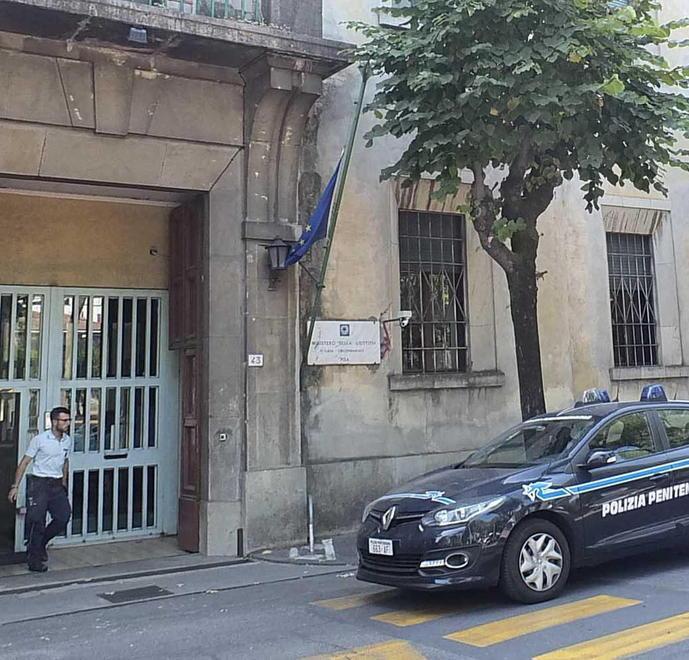 Sesso con minorenni Il commerciante ritorna in libertà 