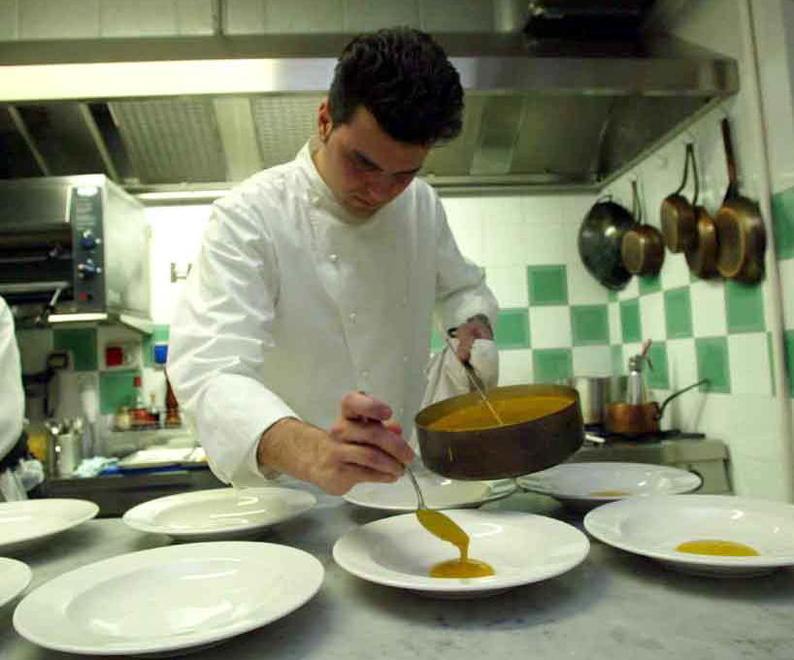 Lo chef stellato: «Conquisto Parigi ma sogno di tornare a Carrara» 