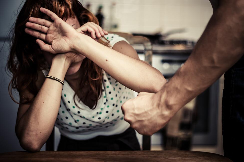 Dopo il tentato omicidio, a giudizio per le violenze 