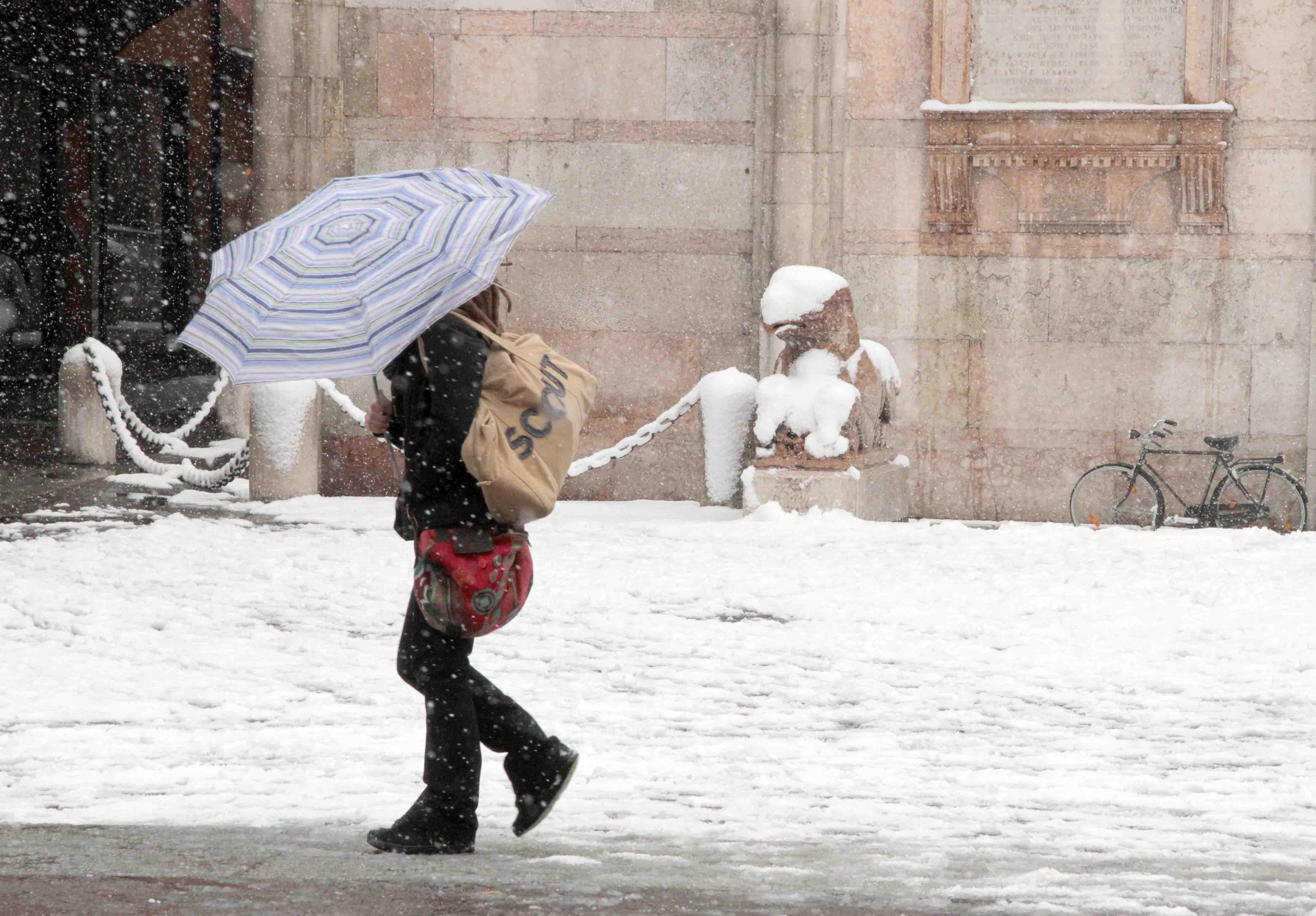 Allerta maltempo, prevista neve anche in pianura