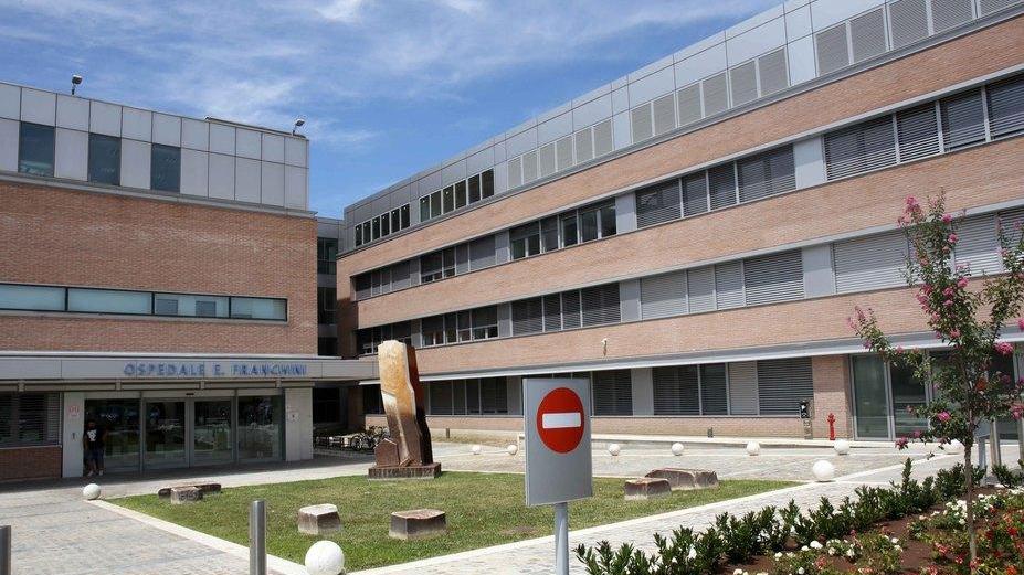 Benda nell'addome dopo l'operazione all'ospedale di Montecchio