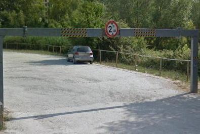 Barriera anti-camper in via di Pratale