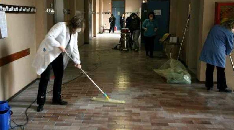 I sindacati: «Le ore perse per gli ausiliari si possono recuperare»
