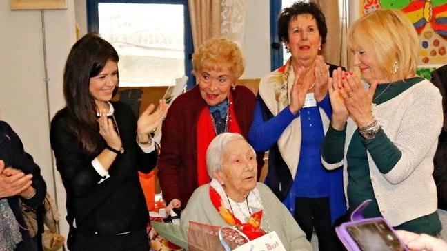 Super festa per i 100 anni di Franca