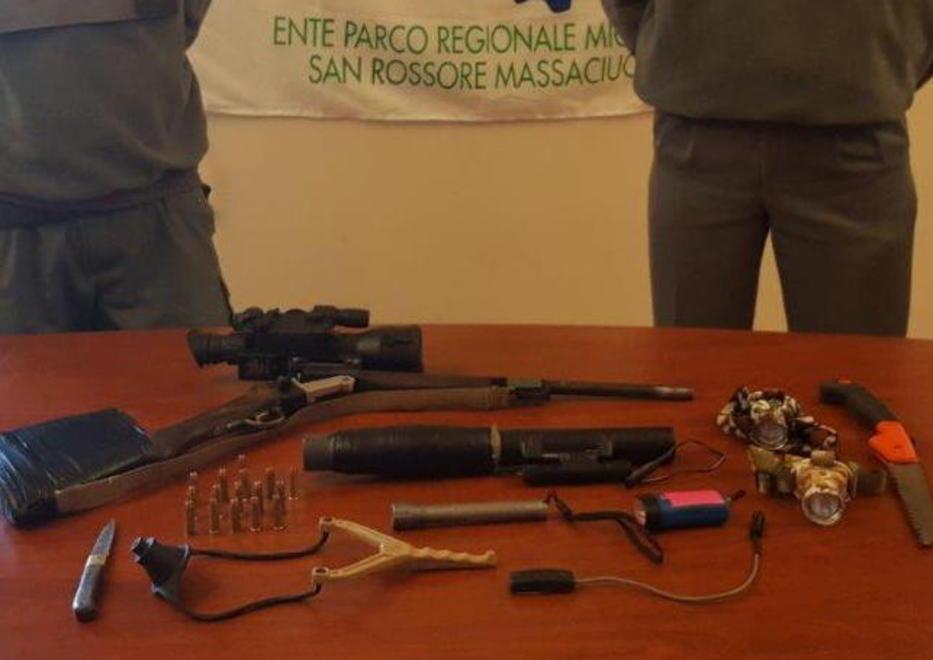 Accampati a San Rossore a caccia di cinghiali, bracconieri in trappola 
