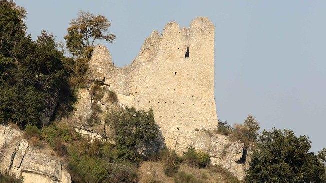 Scavi archeologici a Canossa oggi si presentano i risultati