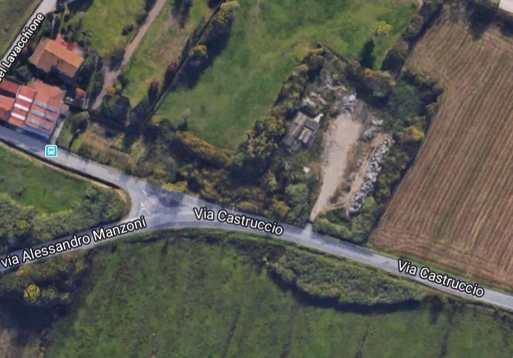 L'incrocio dove sorgerà una nuova rotatoria a Iolo