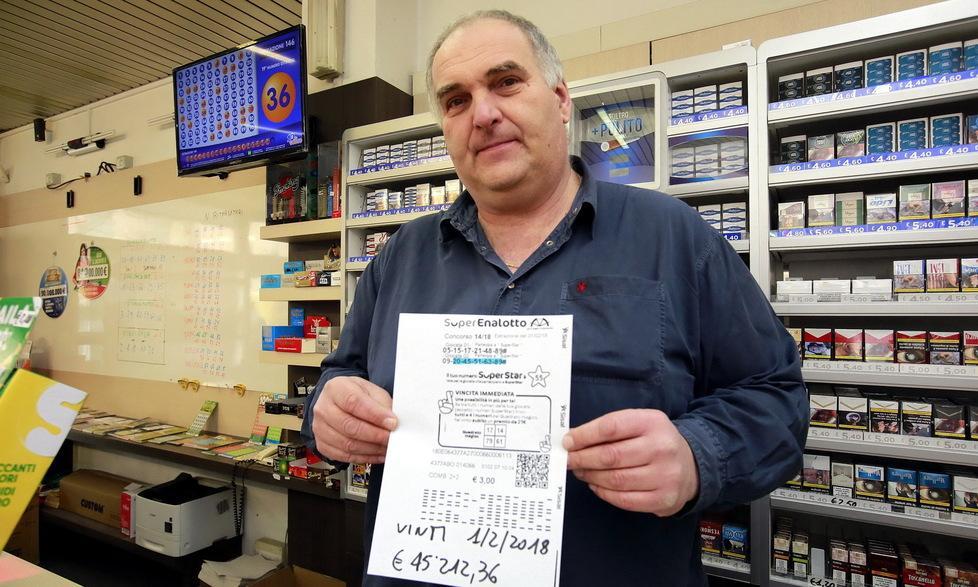 Vince 45mila euro al Superenalotto
