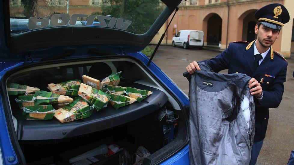 Parmigiano appena rubato: denunciati