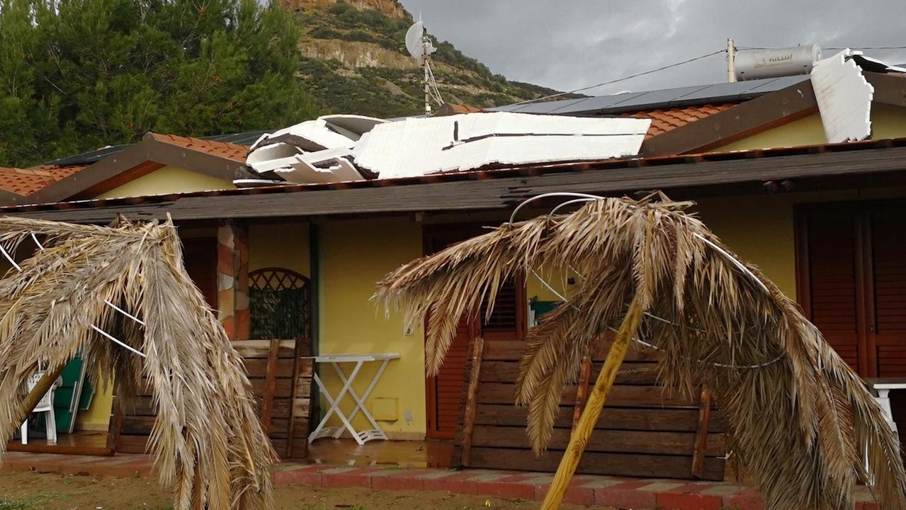 Tromba d’aria devasta la Bussola