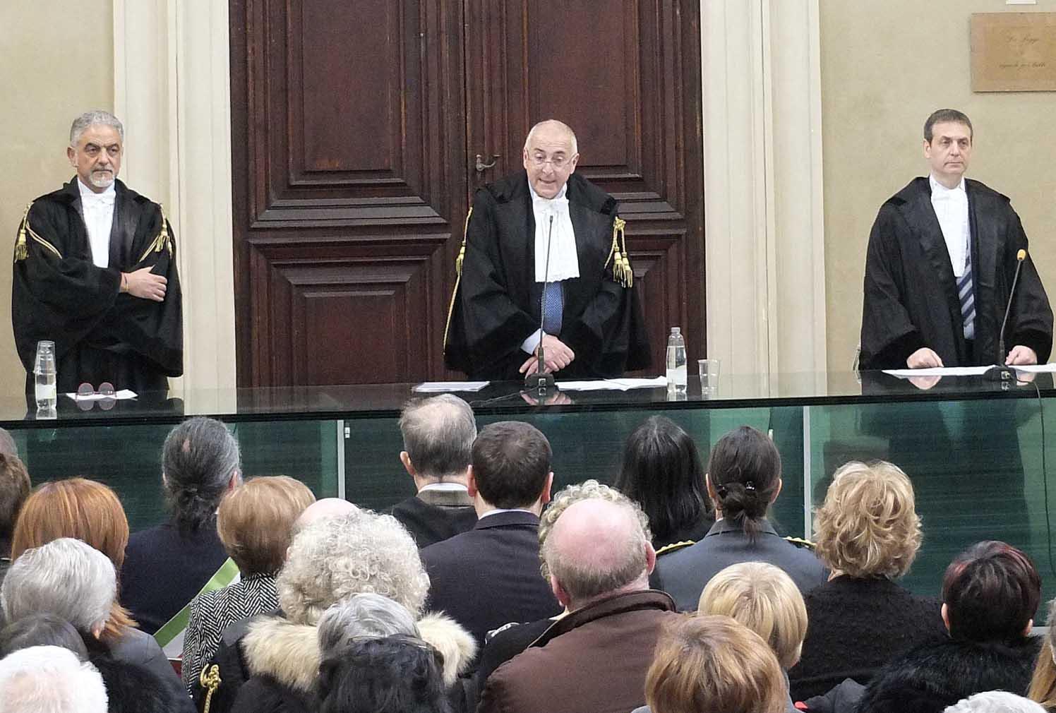 Al centro il presidente dell'Ordine degli avvocati, Alberto Marchesi (Foto Muzzi)