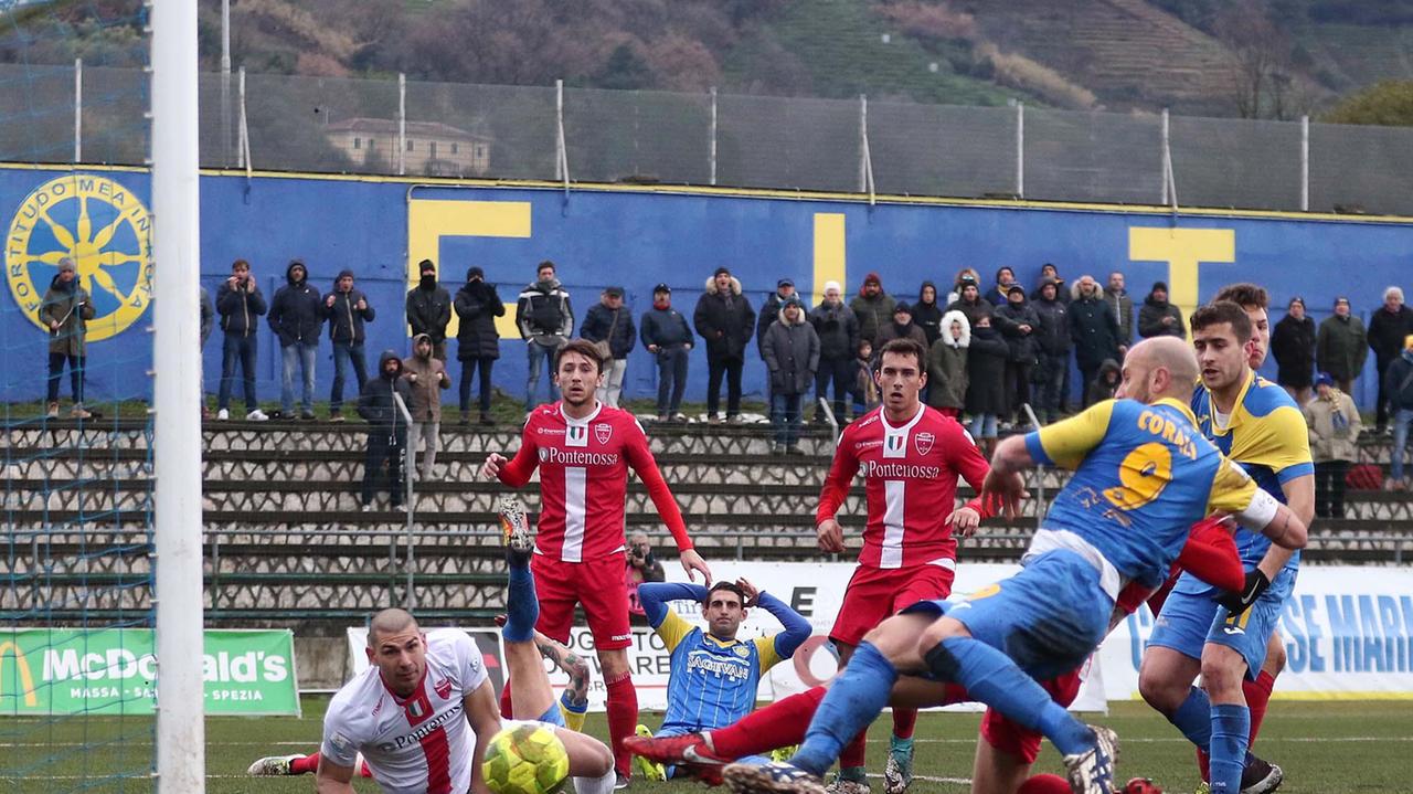Un'occasione per il Cobra Coralli, autore del gol partita