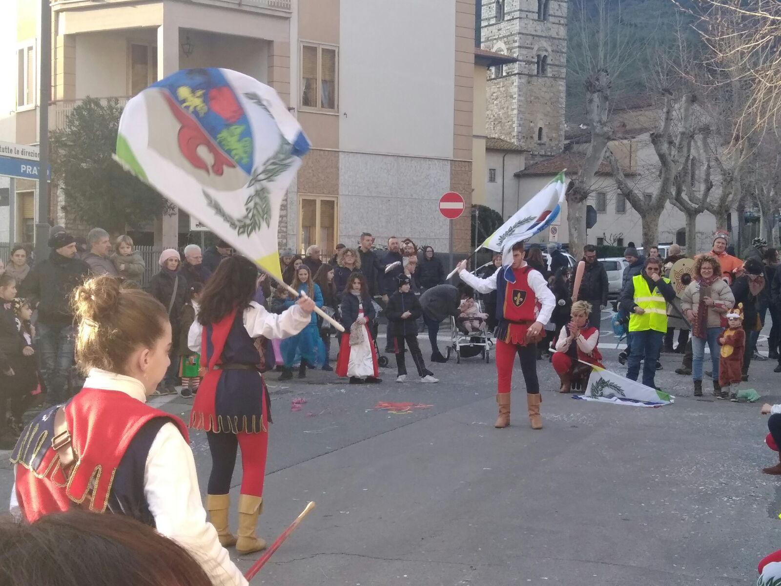 Un momento della sfilata dei carri di domenica 4 febbraio a Vaiano