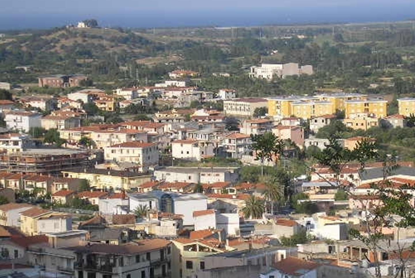 Verso le urne, la carica degli aspiranti onorevoli