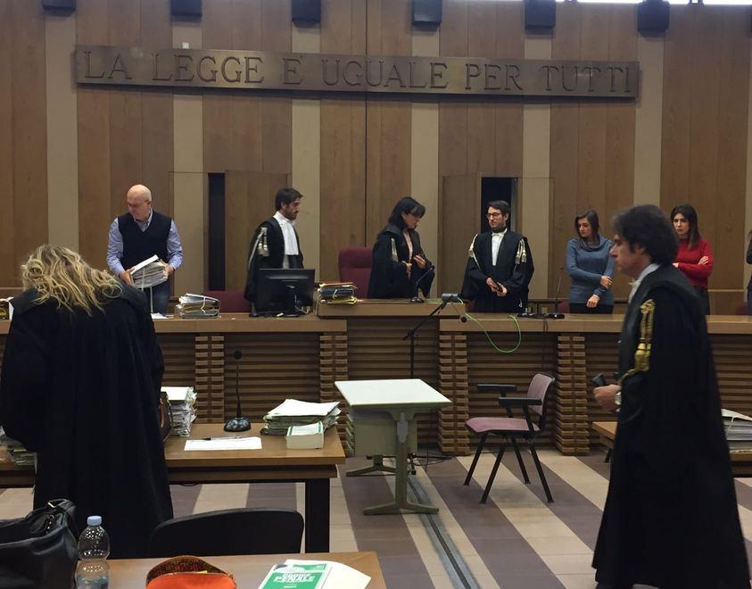 Accusato di induzione alla concussione e violenza sessuale, l’ex ispettore assolto con formula piena 
