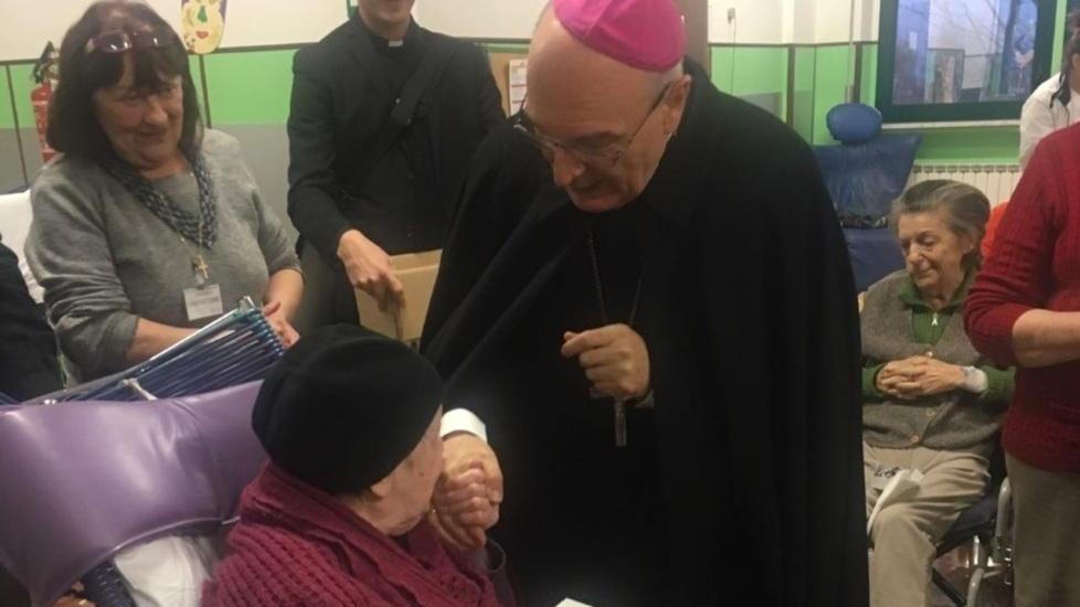 Il vescovo tra i più deboli e i giovani
