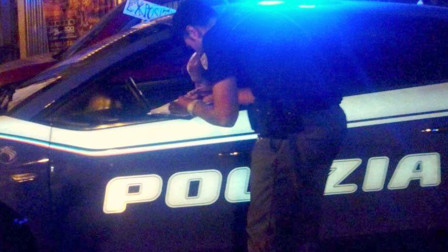 Traffico di droga, la polizia assedia via Premuda: 11 arresti