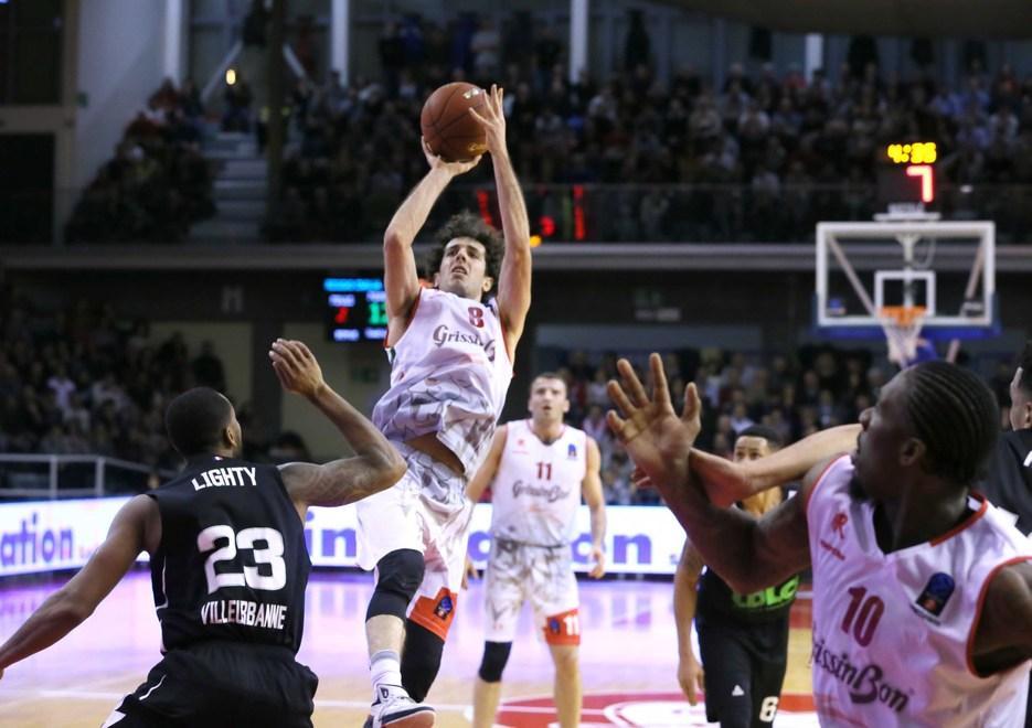 Reggio Emilia affonda l'Asvel e vola ai quarti di Eurocup