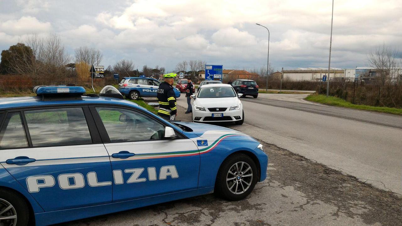 Un posto di blocco della polizia di Stato