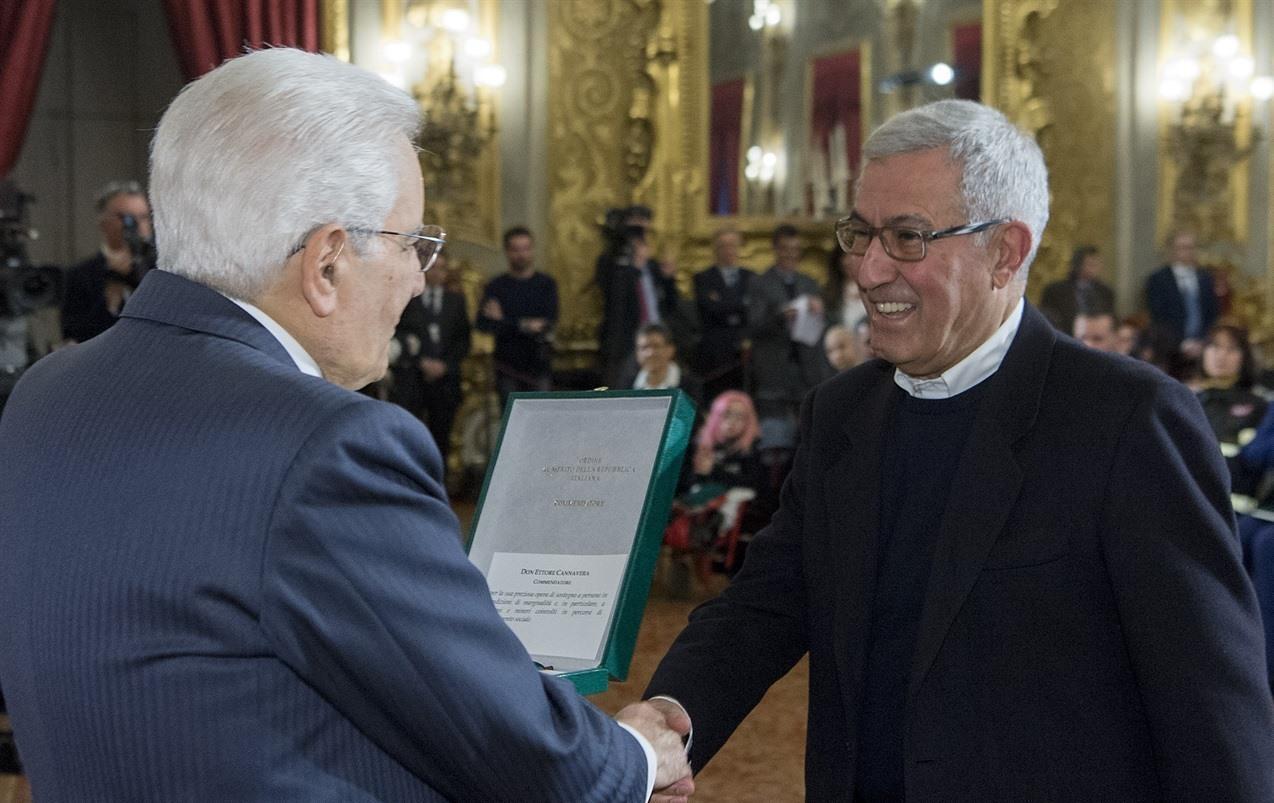 Il presidente Mattarella e don Ettore Cannavera