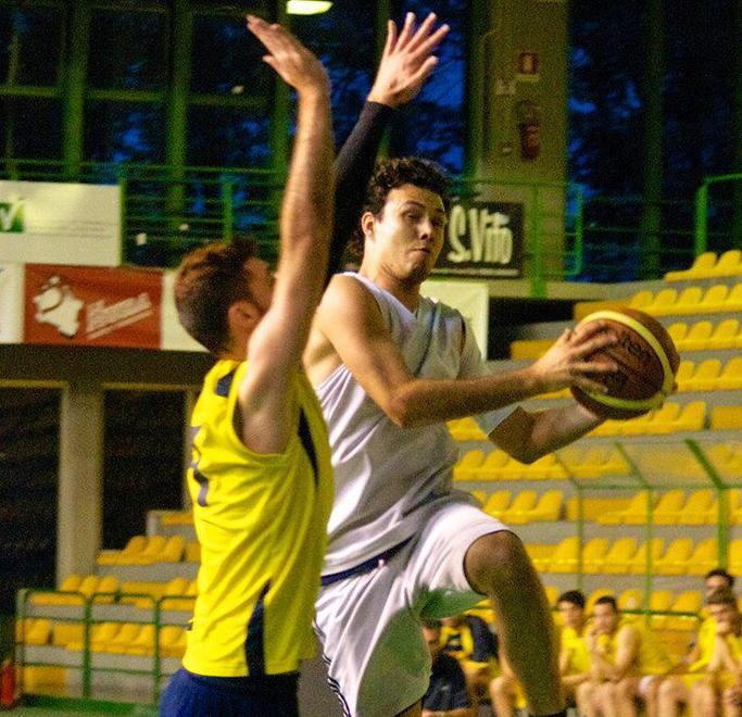 Basket serie D, fine dell’incubo: il Cus vince in trasferta