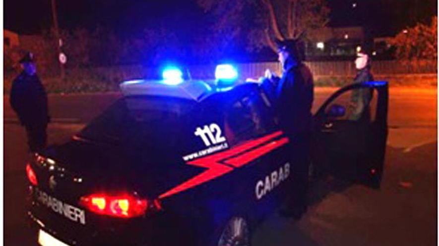Si impicca in camera a 22 anni