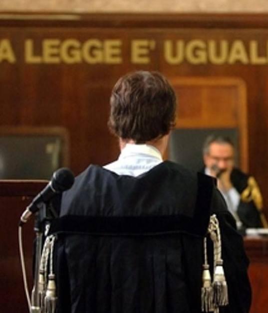 Dipendente cadde da una scala: titolare della ditta a processo 