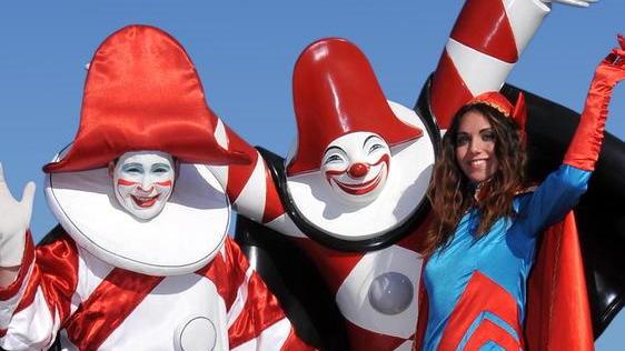 Bimbi a mensa con... Burlamacco e Ondina