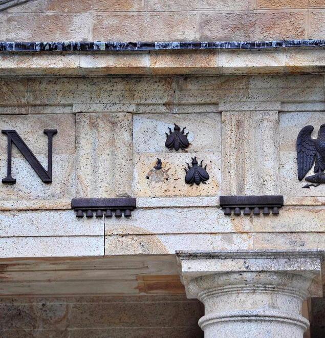 Subito controlli sui fregi napoleonici 