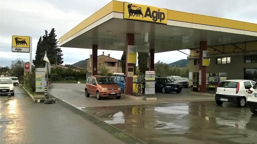 La gestione del distributore Agip affidata alla Comunità Cooperativa