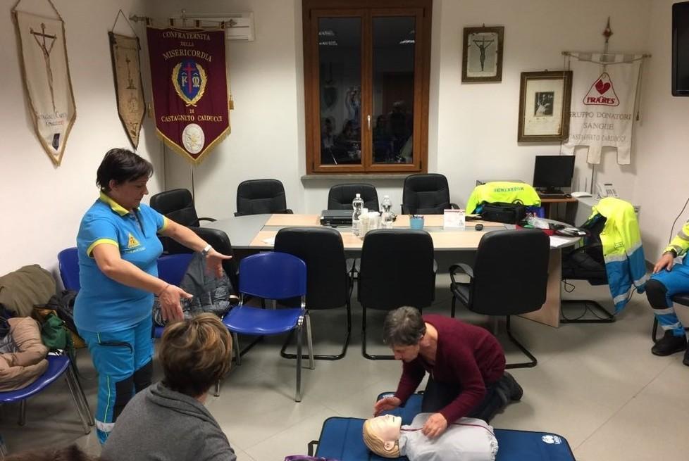 Scuola, corso sull’uso del defibrillatore