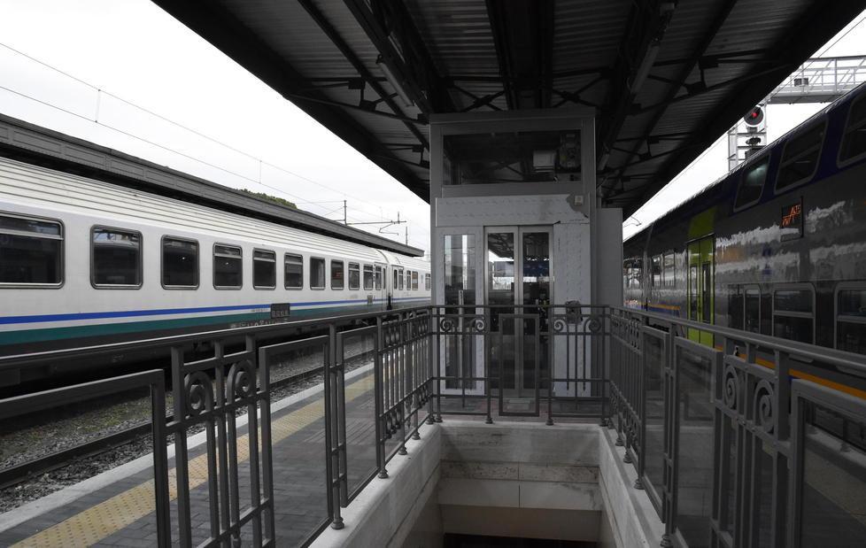 Il treno ha solo 60 posti: 100 alunni a terra 