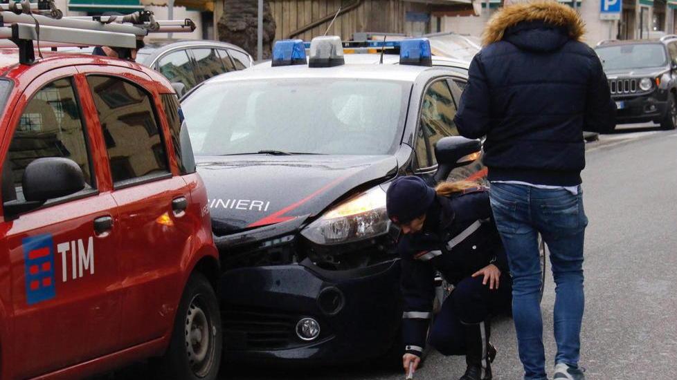 Tamponamento con i carabinieri