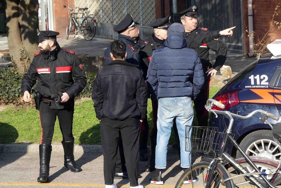Perseguitata da tre amiche con minacce e spintoni 