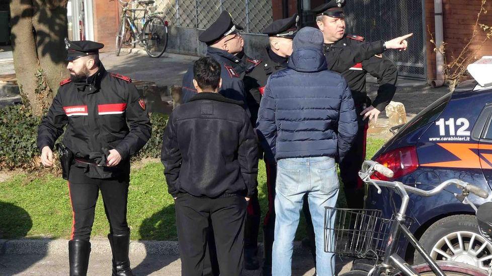 Perseguitata da tre amiche con minacce e spintoni