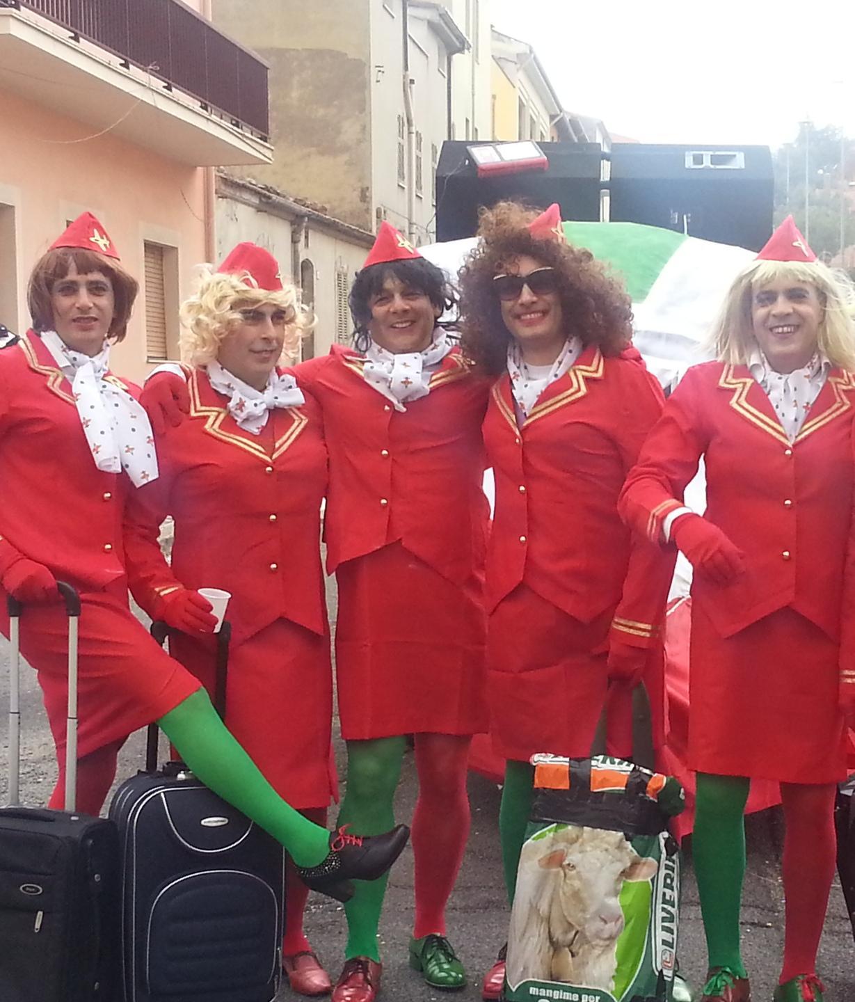 Carnevale, ultimi preparativi per il corteo dei carri allegorici