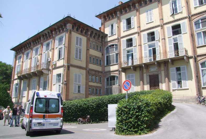 Edifici dell'ospedale Santa Chiara di Pisa (foto Fabio Muzzi)