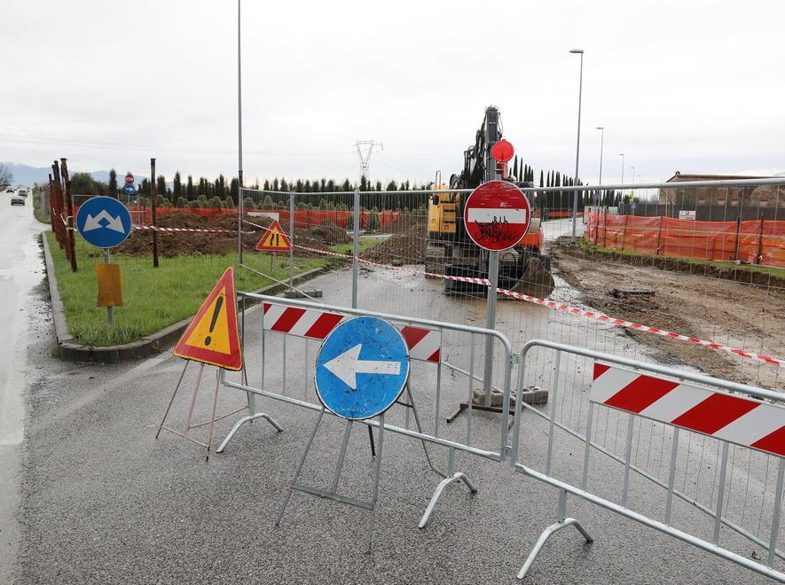 Il cantiere aperto lunedì sulla provinciale Camporcioni
