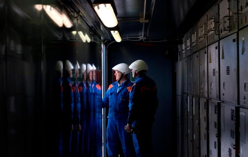 Enel installa una nuova cabina elettrica 