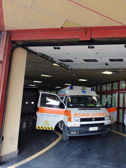 Investito sulle strisce da un’auto 
