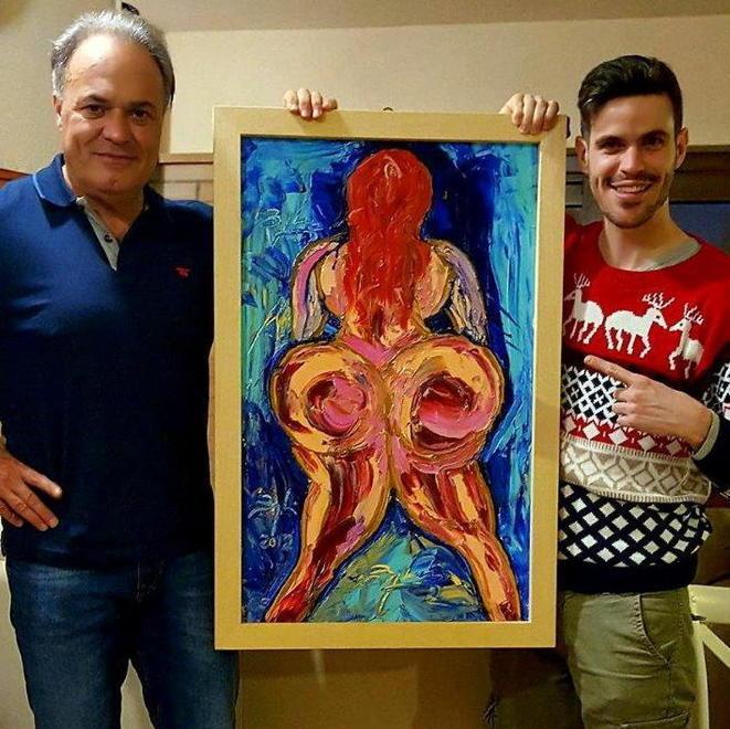 Lo zio gli regala un quadro portafortuna e lancia l’appello ai grossetani: «Votatelo!»